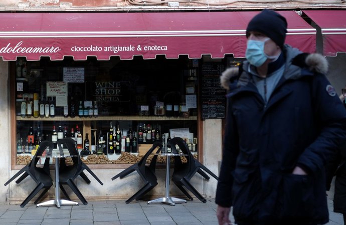 15-millions-d-italiens-sont-mis-en-quarantaine.jpg