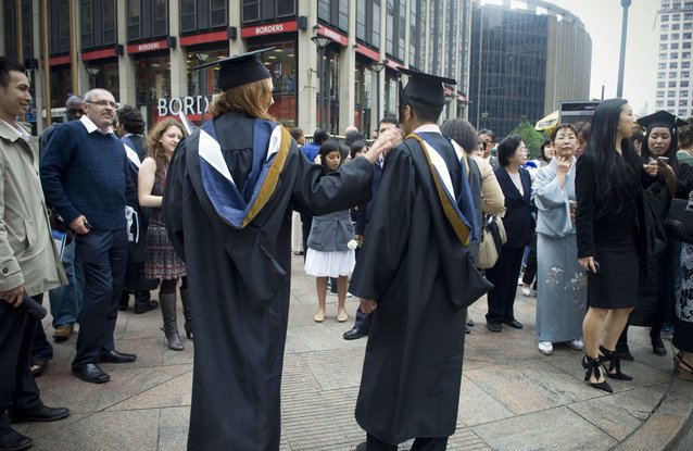 648x415_etudiants-diplomes-city-university-of-new-york-27-mai-2009.jpg