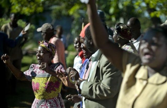 648x415_habitants-kogelo-village-origines-kenyanes-barack-obama-fete-reelection-7-novembre-2012.jpg