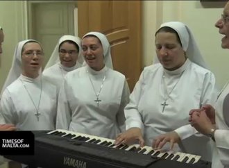 capturenuns2.jpg