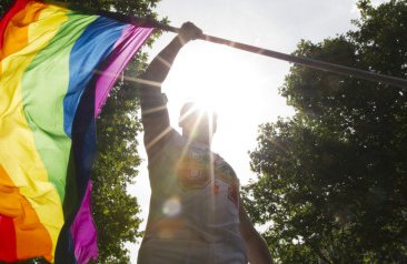 r-GAY-PRIDE-PARIS-large570.jpg