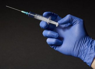 vaccin-seringue-piqure.jpg