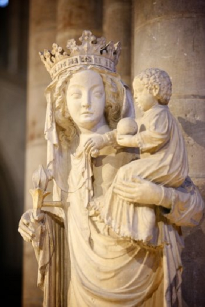 vierge du pillier notre dame.png